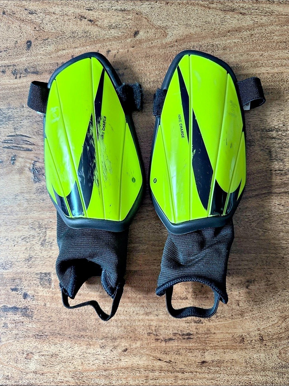 Nike Mercurial Lite Soccer Shin Guards Green Black Size Medium youth